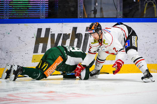 Färjestads Carl Jakobsson och Örebros Rasmus Rissanen