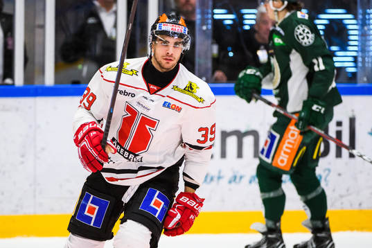 Örebros Jordan Boucher jublar