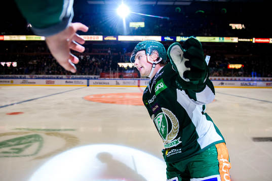 Färjestads Oskar Steen jublar
