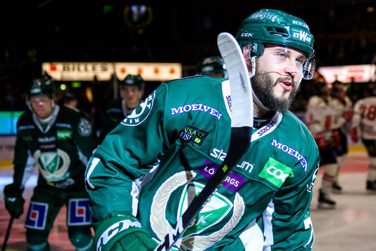 Färjestads Jesse Virtanen jublar