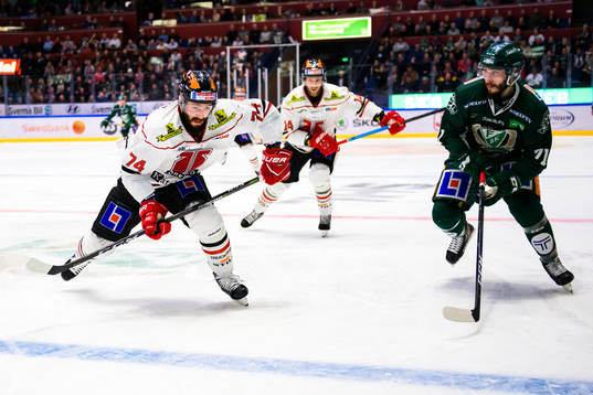 Örebros Nick Ebert och Färjestads Jesse Virtanen