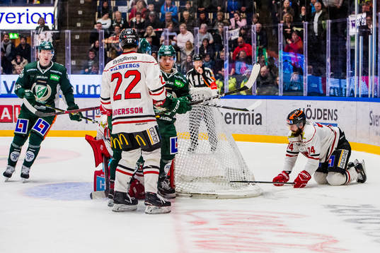 Örebros Nick Ebert deppar