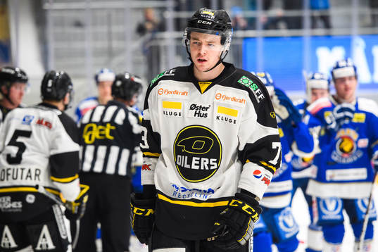 Markus Vikingstad of Stavanger Oilers looks dejected
