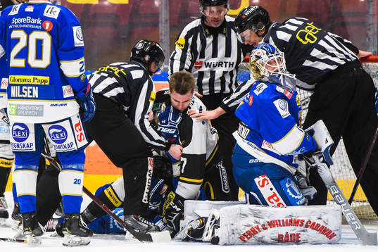 Henrik Medhus of Stavanger Oilers