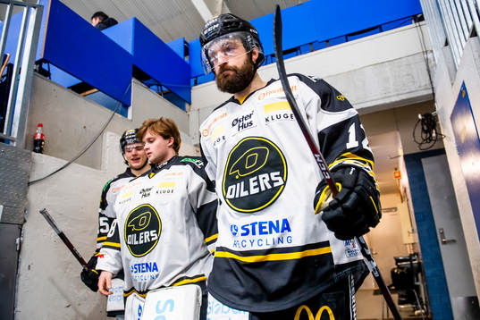 Mats Larsen Mostue of Stavanger Oilers