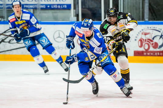 Håkon Løken Pedersen of Sparta Warriors and Gregory