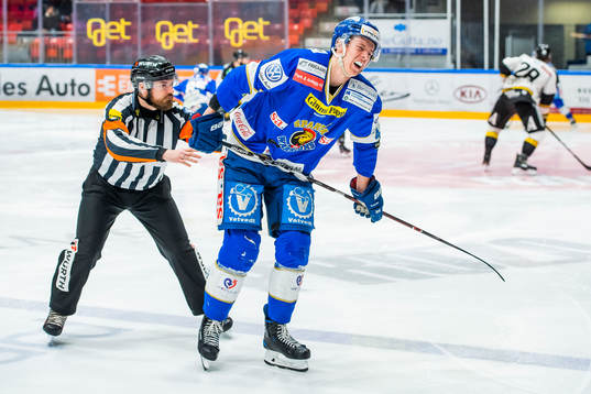 Kristian Sødahl Østby of Sparta Warriors with an injury