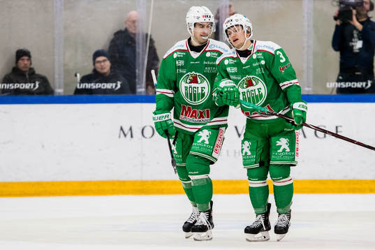 Rögles Kodie Curran och Daniel Bertov grimaserar