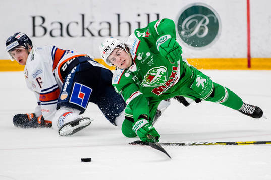Rögles Nils Höglander faller