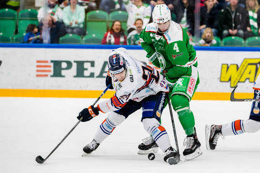 Växjös Brendan Shinnimin och Rögles Kodie Curran