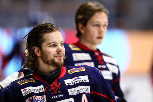 Linköpings Andrew Gordon före ishockeymatchen i SHL