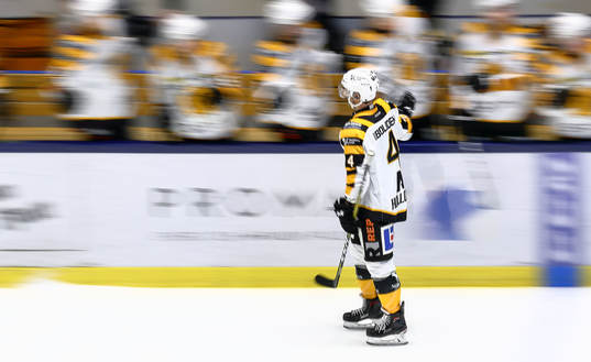 Skellefteås Bud Holloway jublar