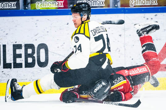 Brynäs Nicklas Danielsson och Luleås Isac Lundeström