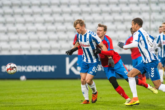Odenses Jeppe Tverskov och Helsingborgs Andre Rúnar
