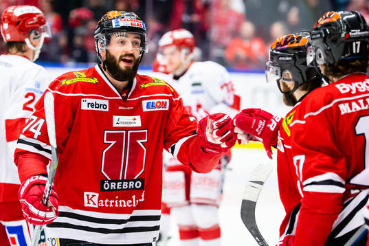 Örebros Nick Ebert jublar