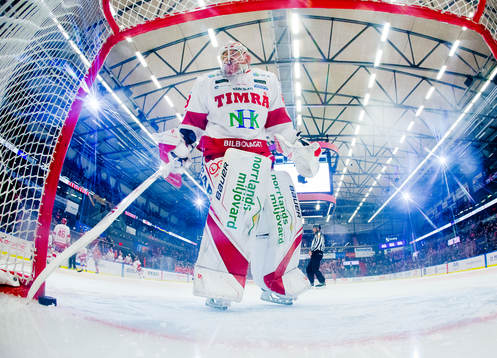 Timrås målvakt Niklas Svedberg deppar