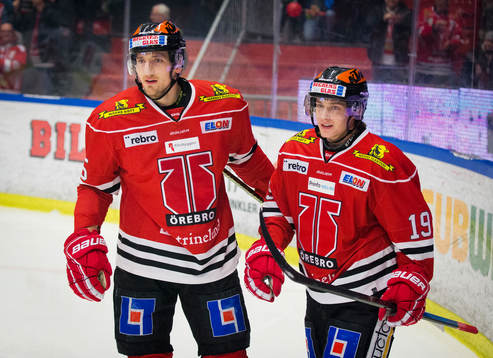 Örebros Patrik Virta gör 1-0 och jublar med Anton Hedman