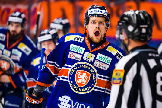 Växjös Brendan Shinnimin jublar