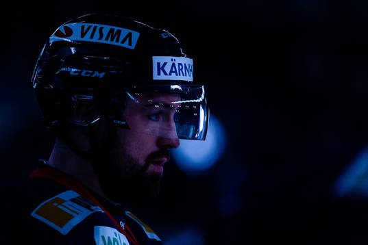 Växjös Nichlas Hardt före ishockeymatchen i SHL mellan