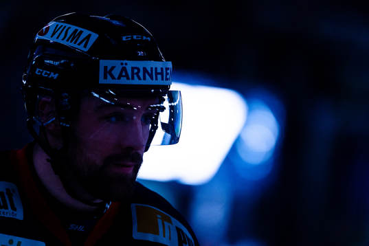 Växjös Nichlas Hardt före ishockeymatchen i SHL mellan