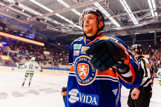 Växjös Brendan Shinnimin jublar