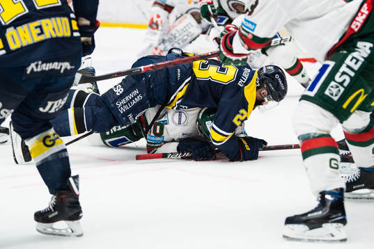 s Robin Figren ligger på Frölundas Joel Lundqvist