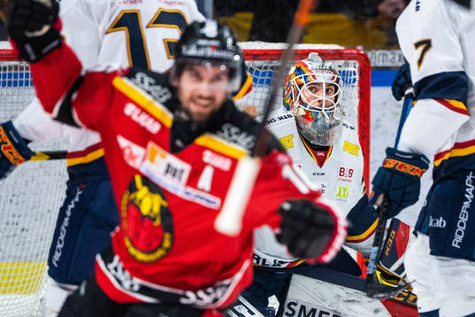 Djurgårdens målvakt Robin Jensen deppar