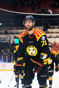 Brynäs Robert Kousal jublar