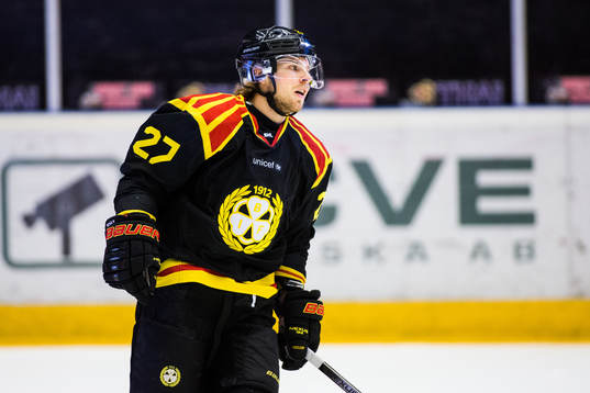 Brynäs Emil Forslund jublar