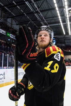 Brynäs Ludvig Nilsson tackar publiken