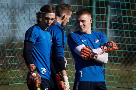 Målvakt Julius Lindgren och målvakt Isak Pettersson