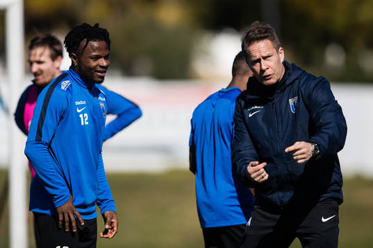 Henry Offia och sportchef Ola Andersson