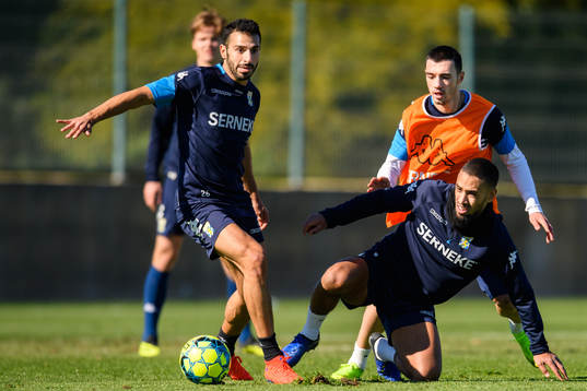André Calisir, Giorgi Kharaishvili och Junes Barny