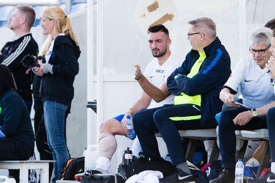 Norrköpings Sead Haksabanovic med lindad vad