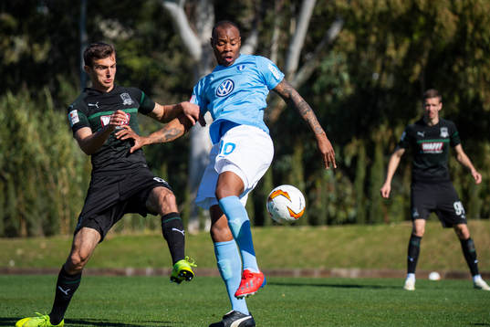 Illya Martynov of Krasnodar and Carlos Strandberg of Malmö