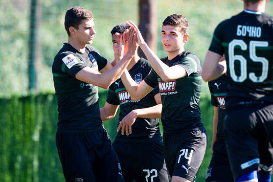 Eduard Spertsian and Andrey Ivanshin celebrates