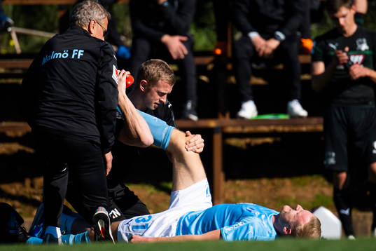 Franz Brorsson is examined by doctor Pär Herbertsson and