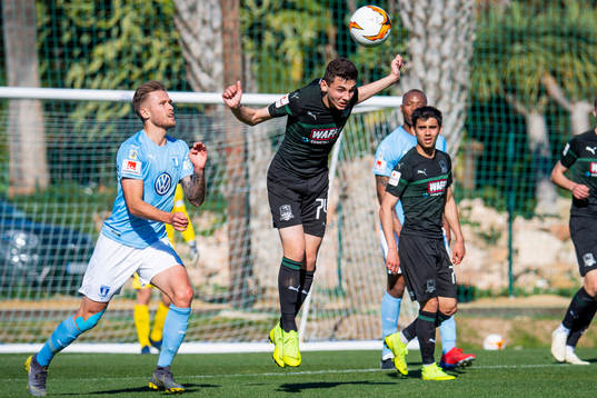 Arnor Traustason of Malmö FF and Eduard Spertsian of
