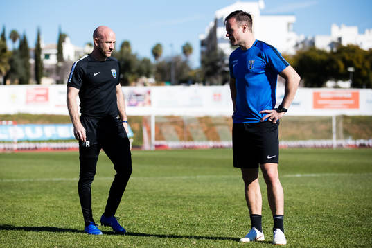 Tränare Henrik Rydström och Niklas Busch Thor