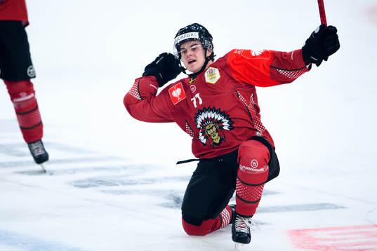 Samuel Fagemo of Frölunda celebrates the 1-0 goal