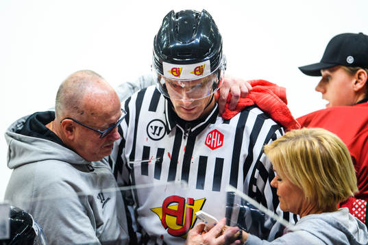 A referee with a injury