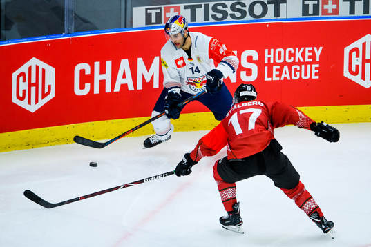 Justin Shugg  of Red Bull Munich and Sebastian Stålberg of