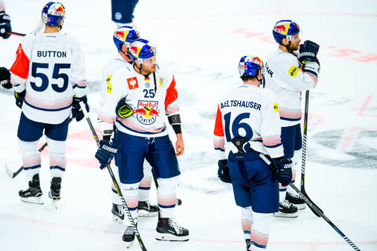 Derek Joslin  of Red Bull Munich looks dejected