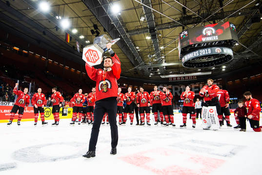 Mattias Nörstebö of Frölunda celebrates with the trophy