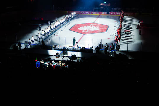 Players of Red Bull Munich and of Frölunda