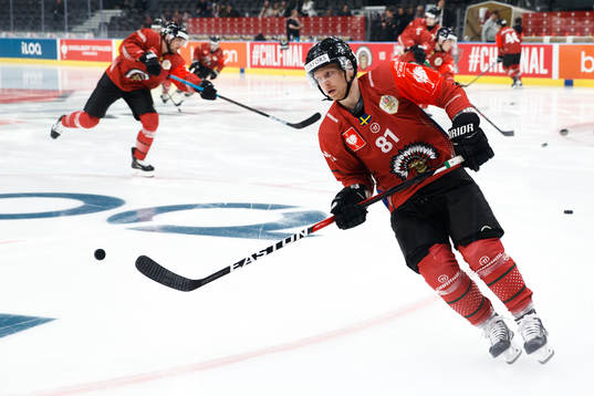 Ryan Lasch of Frölunda ahead the CHL final between