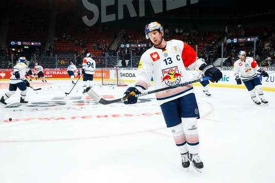 Michael Wolf of Red Bull Munich ahead the CHL final between