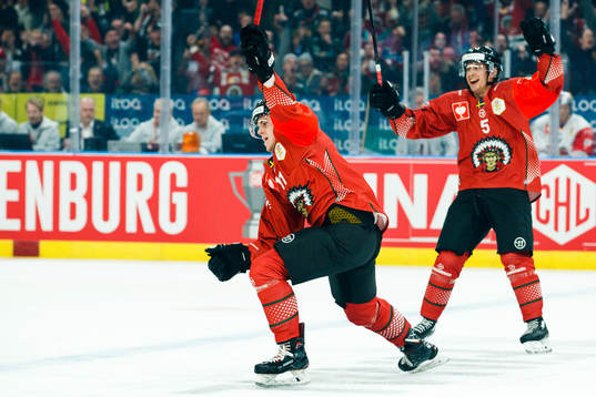 Samuel Fagemo of Frölunda celebrates the 1-0 goal