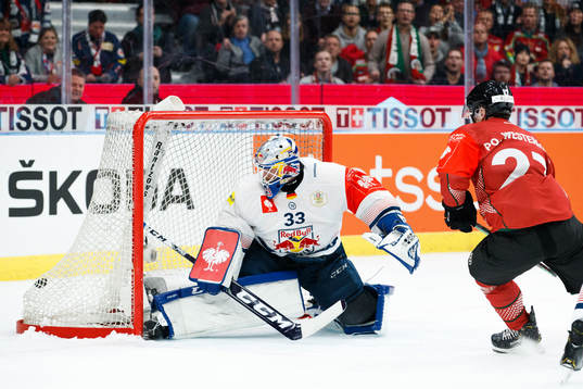 Ponthus Westerholm of Frölunda scores the 3--0 goal behind