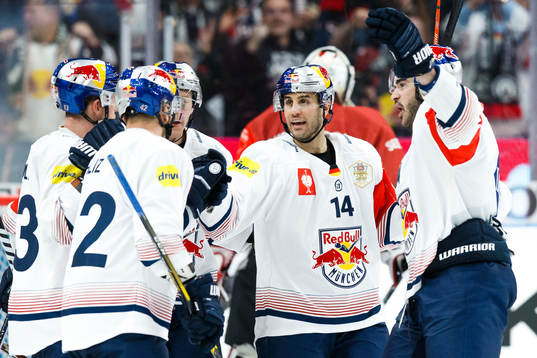 Justin Shugg  of Red Bull Munich celebrates the 3-1 goal